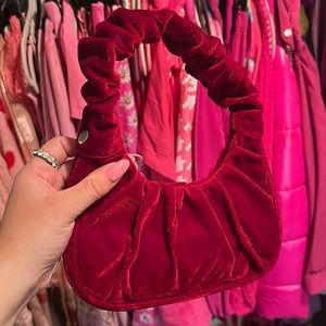 Red velvet small shoulder bag.